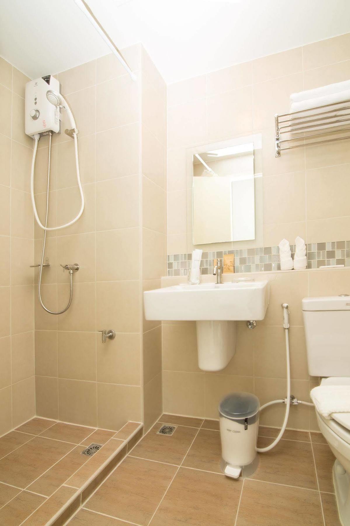 First Choice Suites By The Sea Sha Plus Extra Huahin Kültér fotó