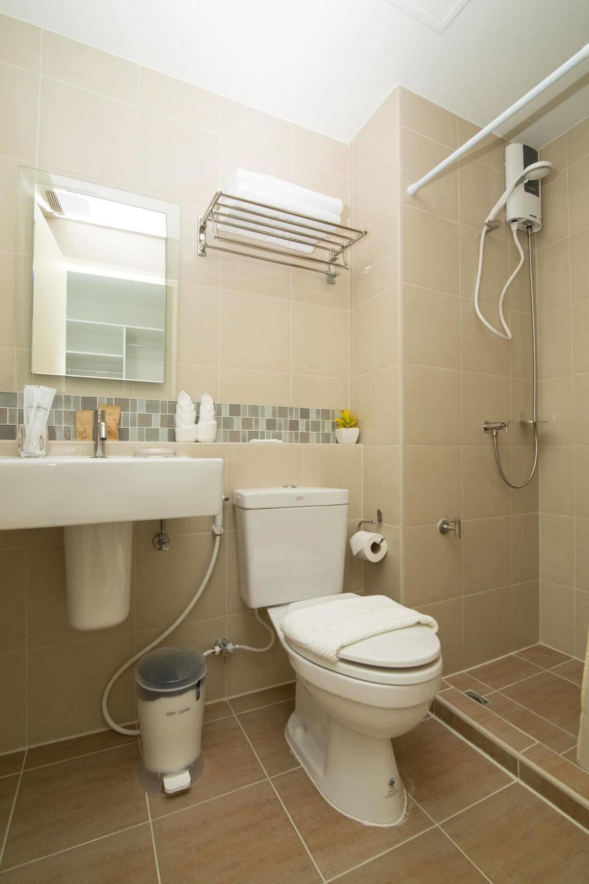 First Choice Suites By The Sea Sha Plus Extra Huahin Kültér fotó